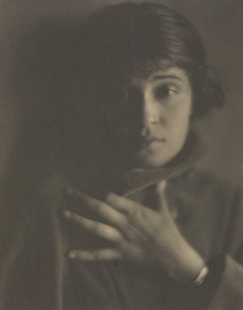 Tina Modotti - Italian American Photographer - Hundred Heroines