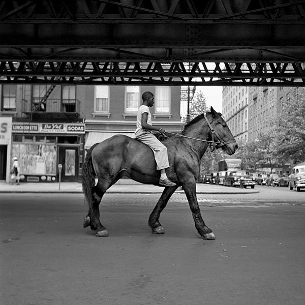 Vivian Maier, New York 1953. © Estate of Vivian Maier, Courtesy of Maloof Collection and Howard Greenberg Gallery, NY.