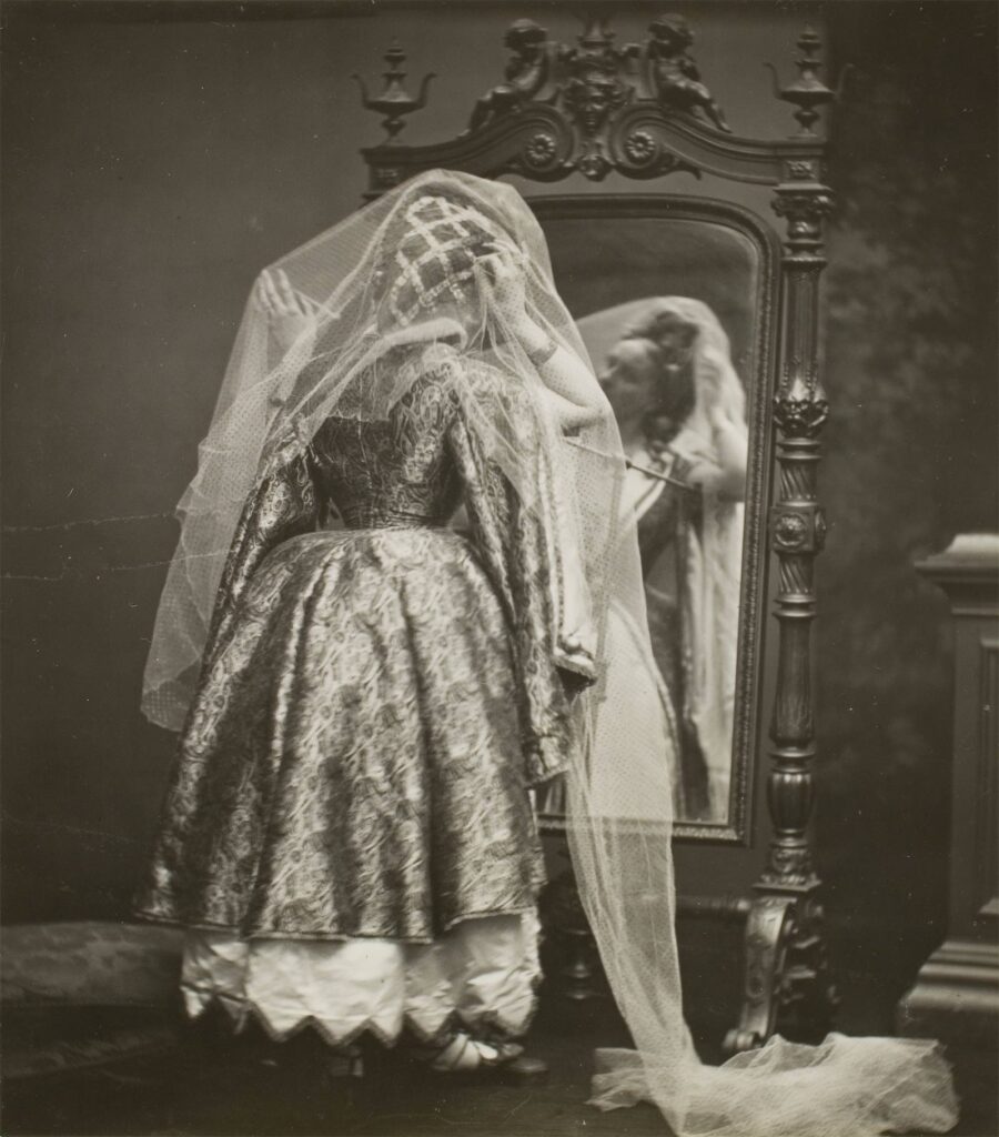 La Comtesse de Castiglione - La toilette, 1861-1867